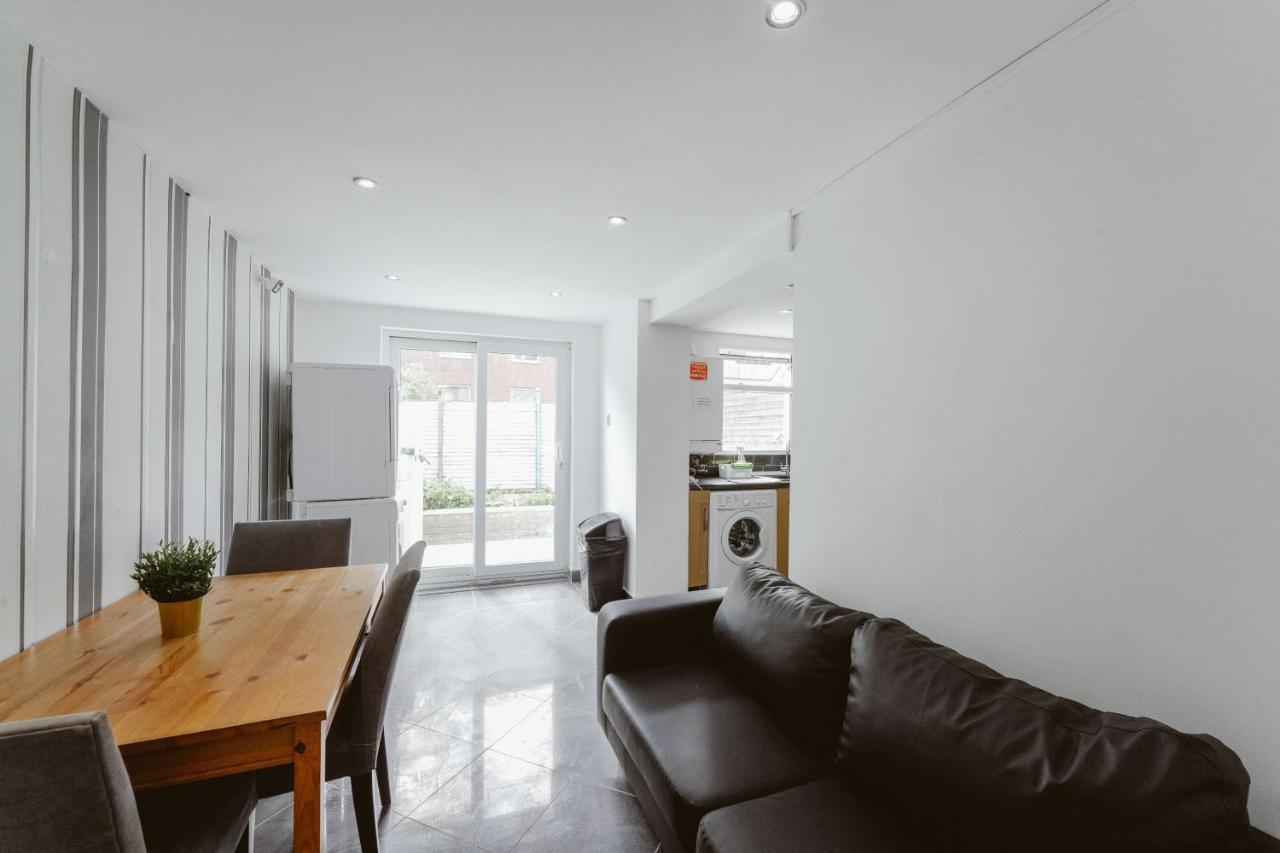 Great Rooms In Stepney Green Station - 12 Лондон Екстериор снимка
