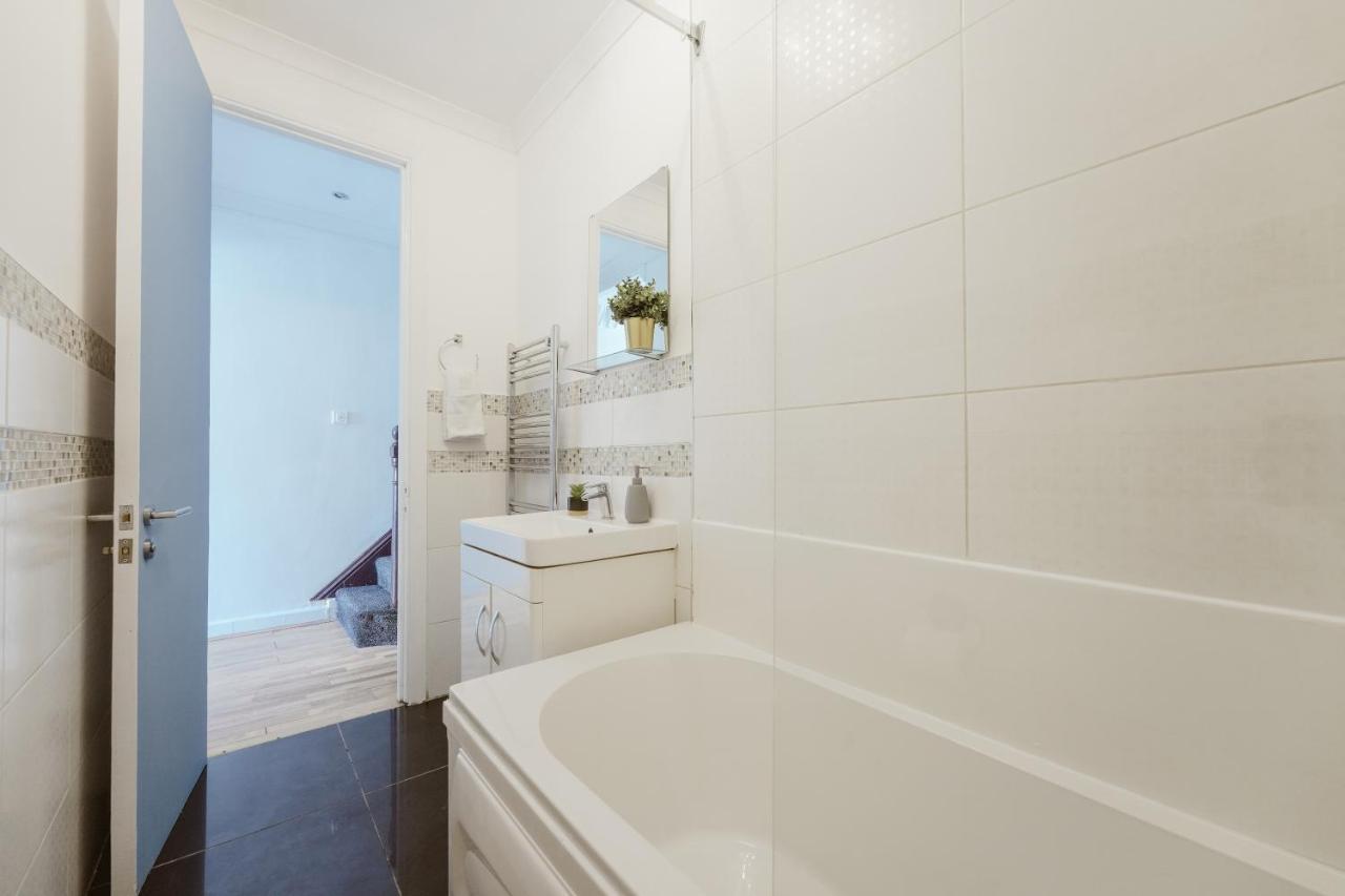 Great Rooms In Stepney Green Station - 12 Лондон Екстериор снимка